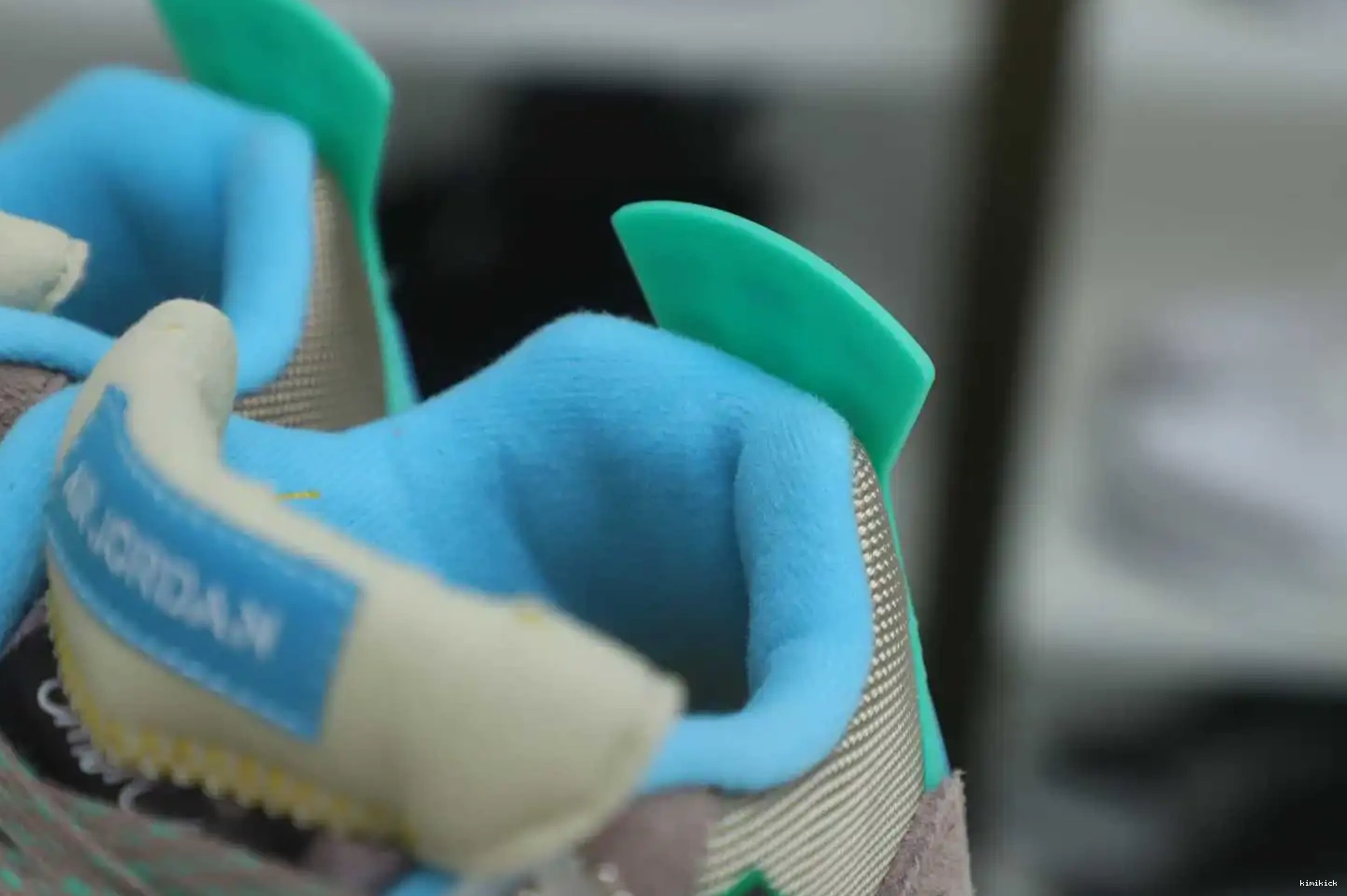 RETRO 'TAUPE Kimikick LA UNION X AIR HAZE' 4 JORDAN 0519